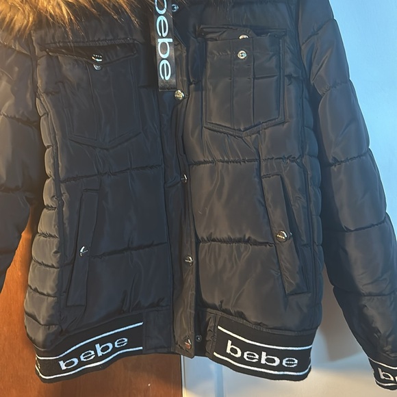 Puffer jacket with hoodie - Picture 2 of 3